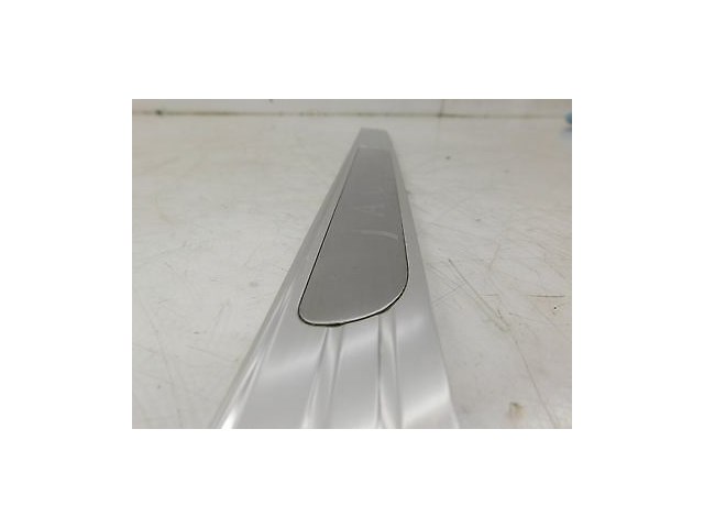 2004-2007 JAGUAR XJ8 X350 OEM RIGHT FRONT PASSENGER DOOR SILL TRIM