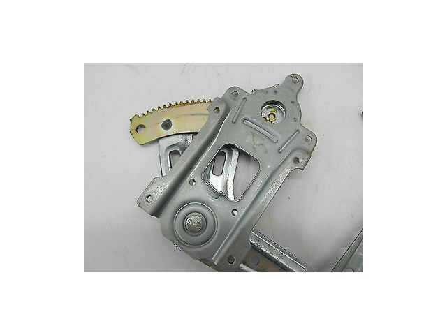 2003-2004 INFINITI M45 OEM RIGHT REAR BACK DOOR WINDOW REGULATOR 