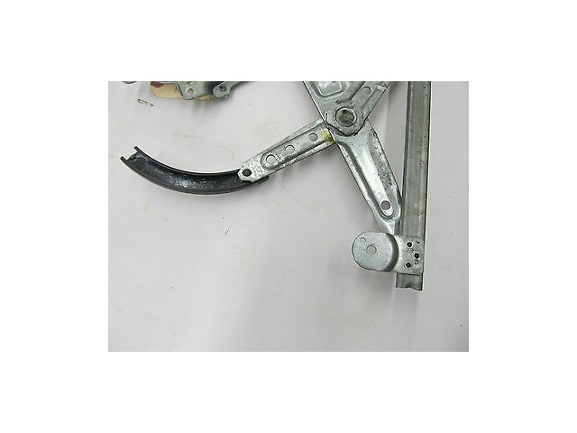 2003-2004 INFINITI M45 OEM RIGHT REAR BACK DOOR WINDOW REGULATOR 