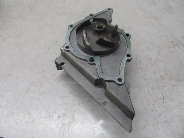 2004-2007 VOLKSWAGEN TOUAREG OEM FRONT ENGINE COOLANT WATER PUMP ASSEMBLY 