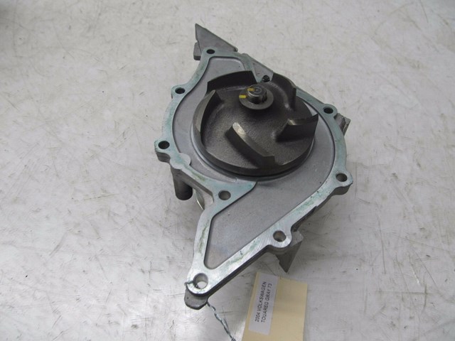 2004-2007 VOLKSWAGEN TOUAREG OEM FRONT ENGINE COOLANT WATER PUMP ASSEMBLY 