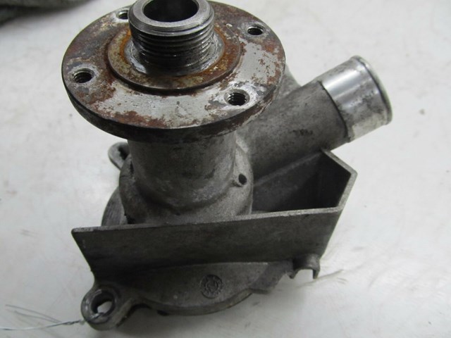 1985-1991 BMW 325i CABRIO E30 M20 2.5 OEM ENGINE WATER PUMP
