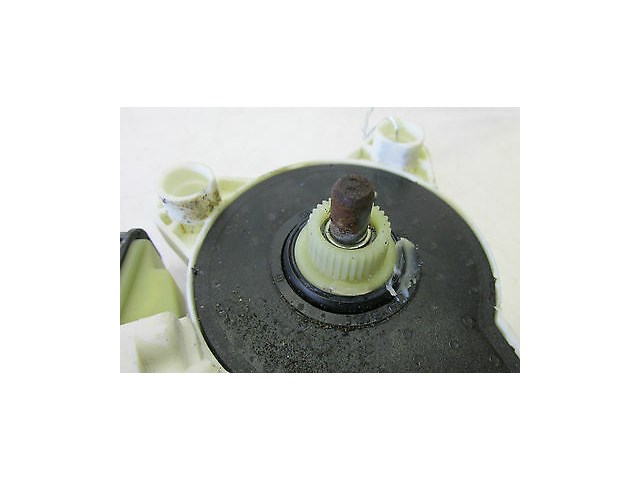 2003-2006 MERCEDES BENZ E320 W211 OEM RIGHT FRONT WINDOW REGULATOR MOTOR BROSE