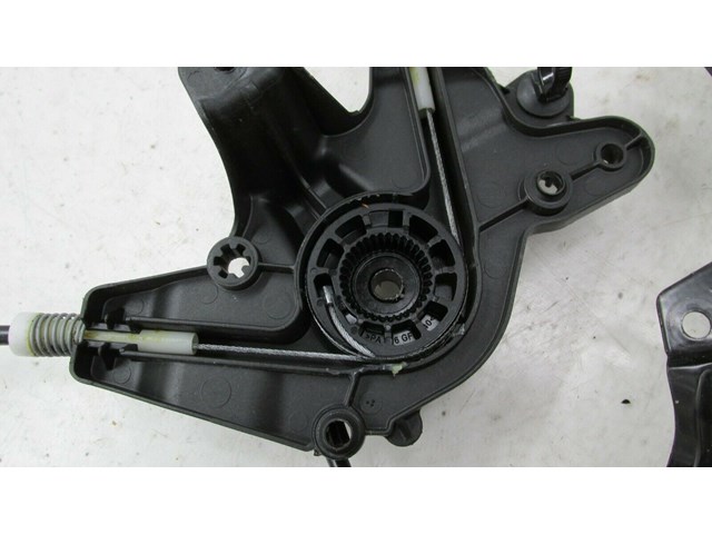 2013-2018 FORD FOCUS ST OEM RIGHT FRONT DOOR WINDOW REGULATOR 