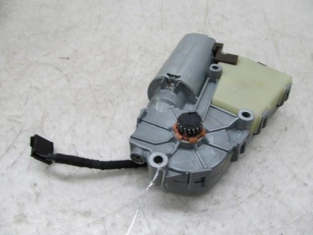 2005-2008 AUDI A6 C6 OEM OVERHEAD SUNROOF MOTOR 