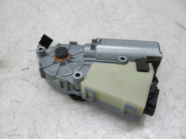 2005-2008 AUDI A6 C6 OEM OVERHEAD SUNROOF MOTOR 