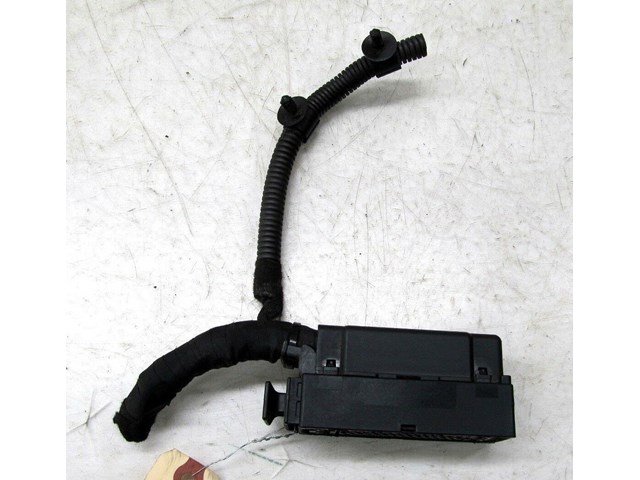 2000-2006 AUDI TT ROADSTER OEM ABS WIRE PLUG 