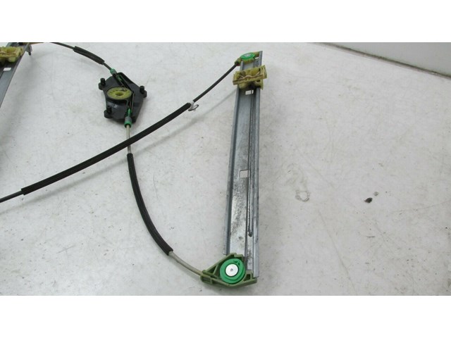 2009-2012 AUDI Q5 8R OEM RIGHT FRONT PASSENGER DOOR WINDOW REGULATOR  