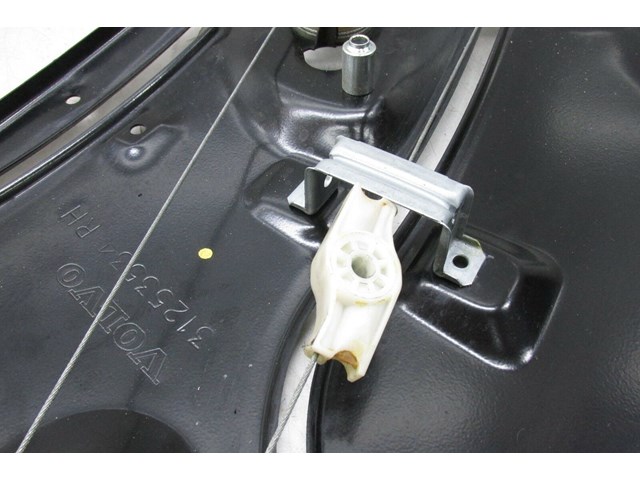 2006-2013 VOLVO C70 T5 OEM CONVERTIBLE RIGHT REAR QUARTER  WINDOW REGULATOR