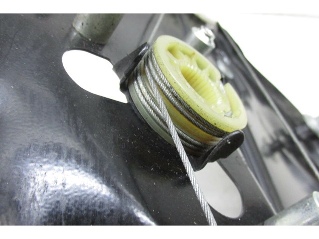 2006-2013 VOLVO C70 T5 OEM CONVERTIBLE RIGHT REAR QUARTER  WINDOW REGULATOR