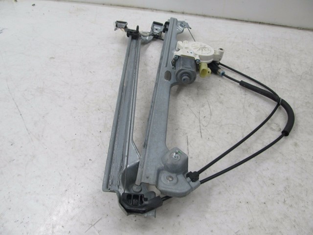 2007-2013 CHEVROLET TAHOE OEM RIGHT FRONT WINDOW REGULATOR WITH MOTOR ASSY 