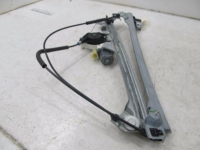 2007-2013 CHEVROLET TAHOE OEM RIGHT FRONT WINDOW REGULATOR WITH MOTOR ASSY 