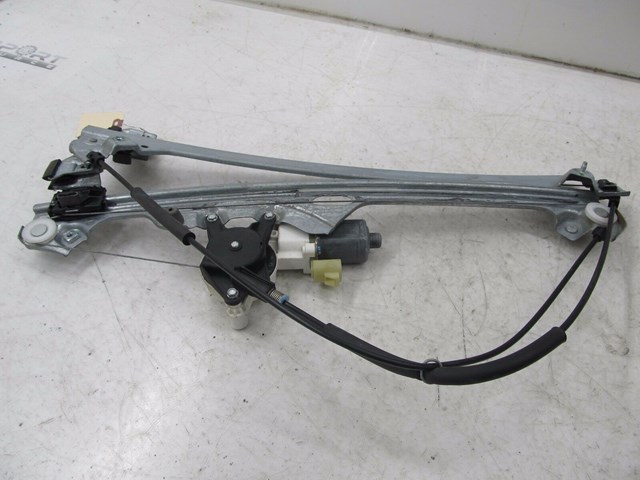 2007-2013 CHEVROLET TAHOE OEM RIGHT FRONT WINDOW REGULATOR WITH MOTOR ASSY 