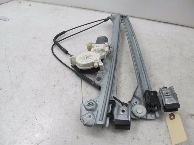 2007-2013 CHEVROLET TAHOE OEM RIGHT FRONT WINDOW REGULATOR WITH MOTOR ASSY 