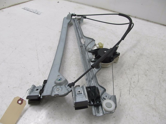 2007-2013 CHEVROLET TAHOE OEM RIGHT FRONT WINDOW REGULATOR WITH MOTOR ASSY 