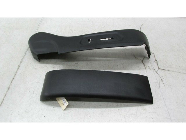   2014-2016 KIA CADENZA OEM RIGHT FRONT PASSENGER LOWER SEAT TRIM COVER PANELS 