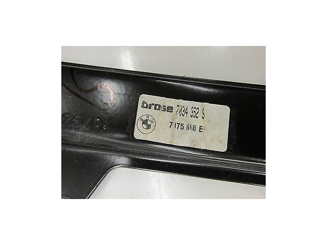 2006-2007 BMW 530XI WAGON E61 OEM RIGHT FRONT DOOR WINDOW REGULATOR TRACK