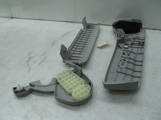 2007-2011 LEXUS GS350 OEM RIGHT FRONT PASSENGER SIDE LOWER SEAT TRIM COVER SET 