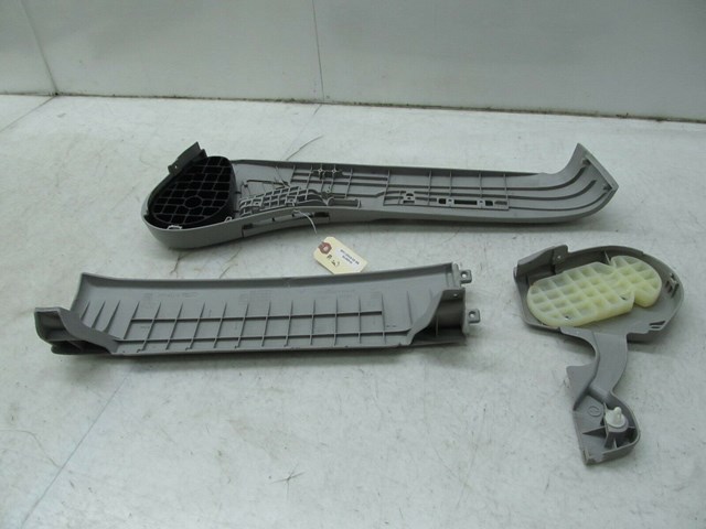 2007-2011 LEXUS GS350 OEM RIGHT FRONT PASSENGER SIDE LOWER SEAT TRIM COVER SET 