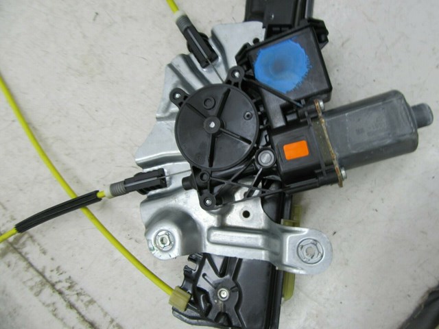 2013-2017 CADILLAC XTS OEM RIGHT FRONT PASS SIDE WINDOW REGULATOR WITH MOTOR