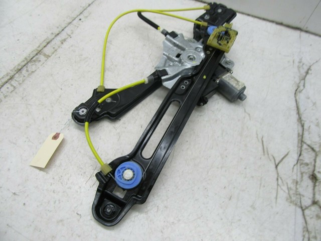 2013-2017 CADILLAC XTS OEM RIGHT FRONT PASS SIDE WINDOW REGULATOR WITH MOTOR