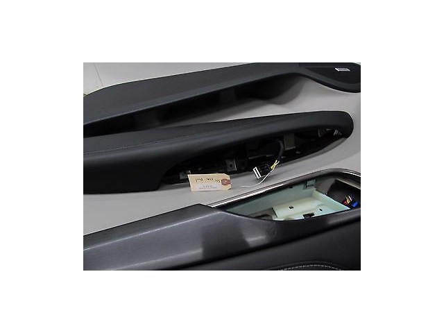 2013-2016 CADILLAC ATS OEM RIGHT FRONT PASSENGER INTERIOR DOOR PANEL TRIM