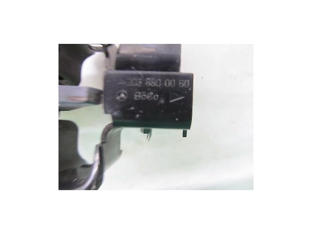 2003-2006 MERCEDES E500 W211 OEM LOWER HOOD LATCH