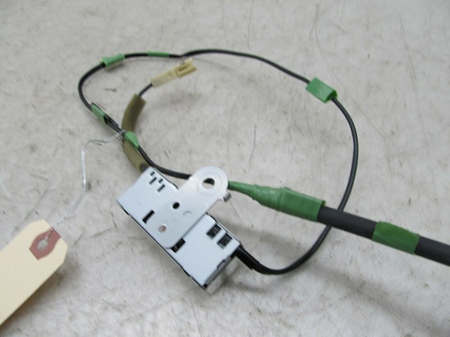 2004-2009 LEXUS RX350 RX330 OEM REAR RADIO NOISE FILTER 
