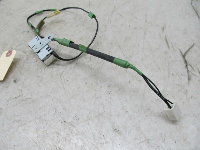 2004-2009 LEXUS RX350 RX330 OEM REAR RADIO NOISE FILTER 