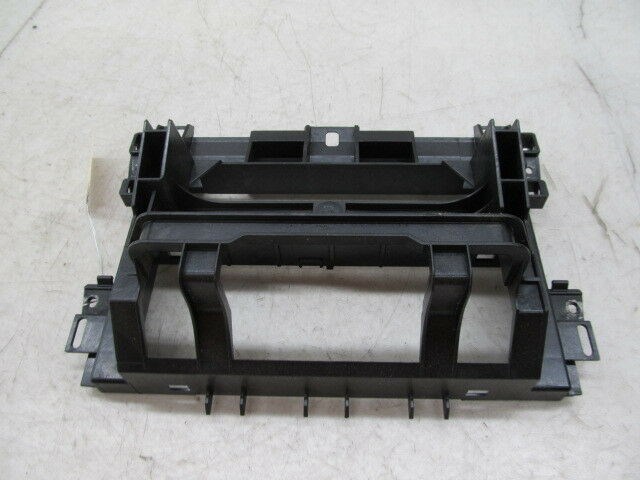 2003-2006 RANGE ROVER HSE OEM FRONT RADIO TRIM BRACKET FRAME 