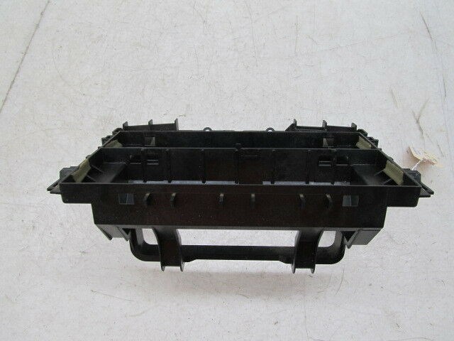 2003-2006 RANGE ROVER HSE OEM FRONT RADIO TRIM BRACKET FRAME 
