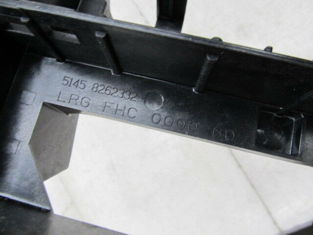 2003-2006 RANGE ROVER HSE OEM FRONT RADIO TRIM BRACKET FRAME 