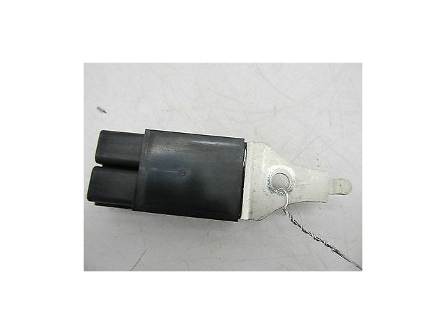 2004-2006 LEXUS RX330 XU30 OEM REAR TRUNK RADIO FILTER NOISE CONDENSER  