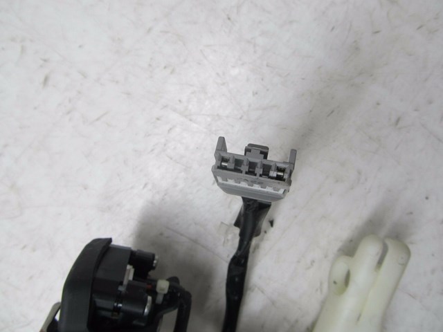 2001-2006 LEXUS LS430 OEM RIGHT FRONT PASSENGER SEAT HEADREST MOTOR 