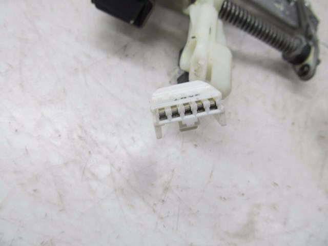 2001-2006 LEXUS LS430 OEM LEFT FRONT DRIVER SEAT HEADREST MOTOR 