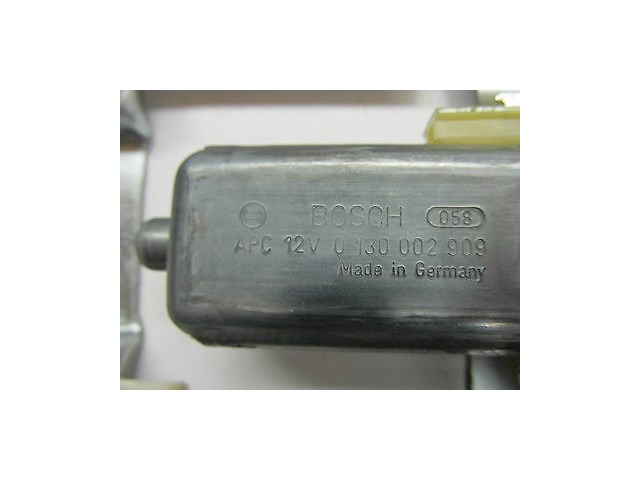 2004-2006 AUDI A8 L QUATTRO D3 OEM LEFT FRONT UPPER SEAT HEADREST MOTOR