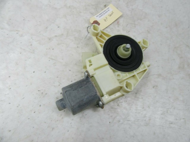 2012-2015 MERCEDES C350 COUPE OEM RIGHT FRONT PASS DOOR WINDOW REGULATOR MOTOR