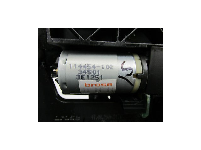 2003-2005 MERCEDES E500 W211 OEM RIGHT FRONT PASSENGERS SIDE SEAT HEADREST MOTOR