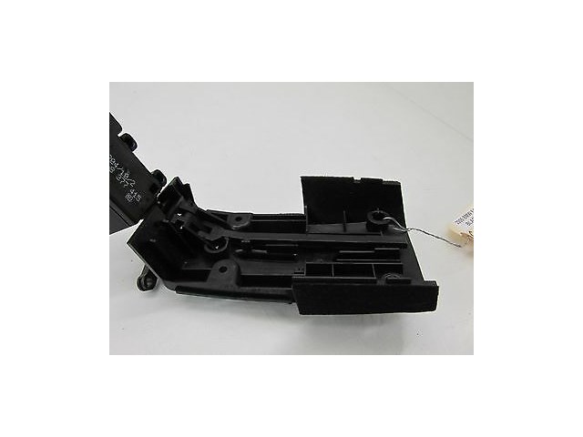 2004-2005 BMW 645CI E63 OEM CENTER CONSOLE COMPARTMENT LOCK ACTUATOR 8377415