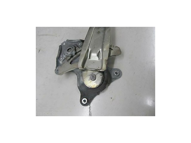 2003-2008 TOYOTA COROLLA OEM RIGHT REAR DOOR WINDOW REGULATOR 