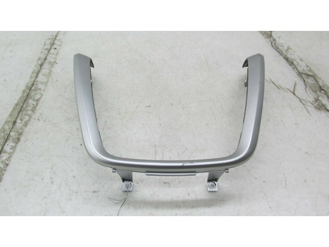 2015-2019 NISSAN MURANO OEM CENTER DASH RADIO TRIM SURROUND  