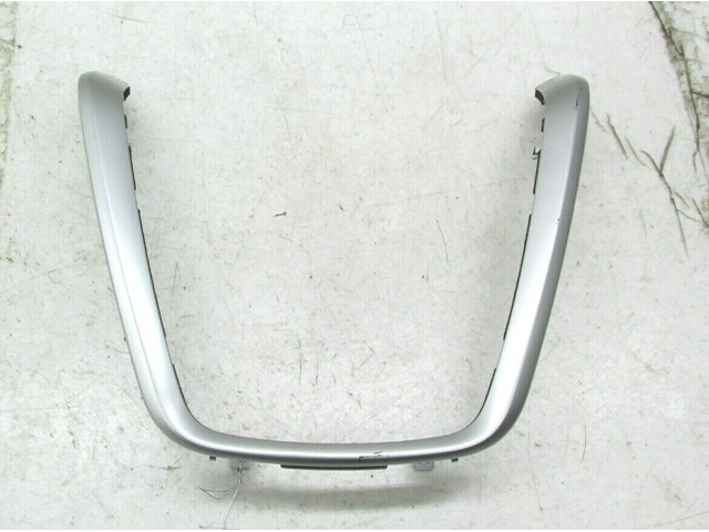 2015-2019 NISSAN MURANO OEM CENTER DASH RADIO TRIM SURROUND  