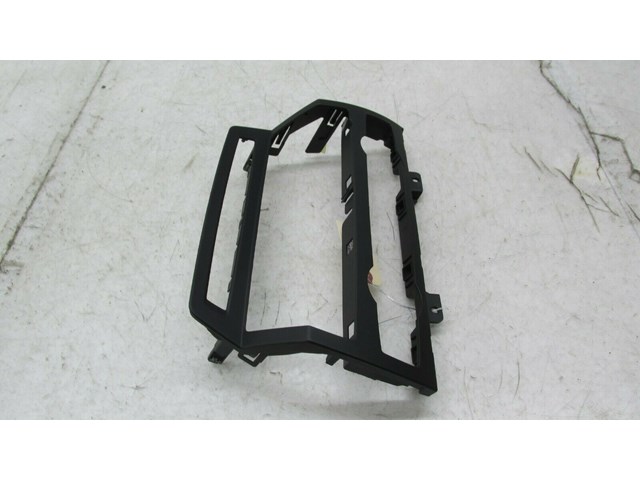  2007-2010 BMW X5 E70 OEM CENTER DASH RADIO CLIMATE CONTROL TRIM SURROUND  