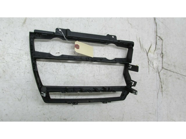  2007-2010 BMW X5 E70 OEM CENTER DASH RADIO CLIMATE CONTROL TRIM SURROUND  