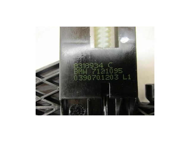 2004-2007 BMW 530i E60 OEM RIGHT FRONT PASSENGER'S SEAT HEADREST ADJUST MOTOR #2