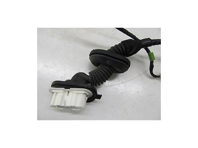 2012-2015 TOYOTA PRIUS C OEM RIGHT REAR DOOR WIRE WIRING HARNESS 8215352760