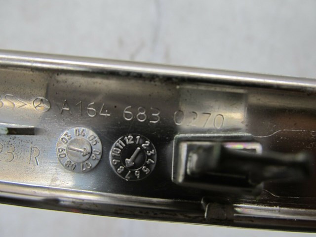 2007-2012 MERCEDES GL450 X164 OEM RIGHT FRONT CENTER CONSOLE TRIM 