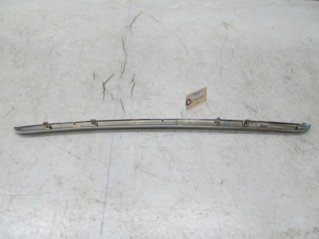 2007-2012 MERCEDES GL450 X164 OEM RIGHT FRONT CENTER CONSOLE TRIM 