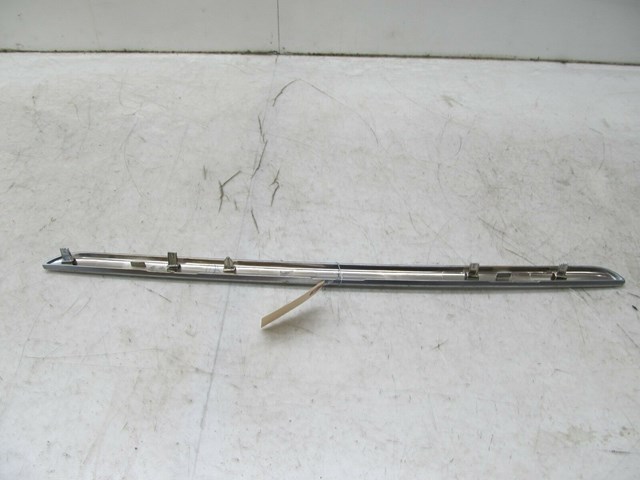 2007-2012 MERCEDES GL450 X164 OEM RIGHT FRONT CENTER CONSOLE TRIM 