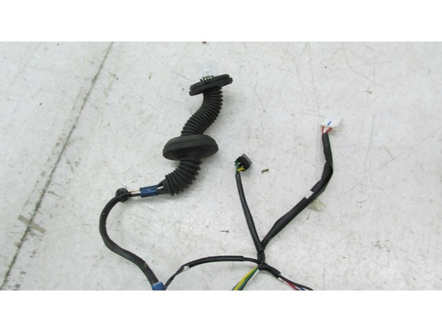 2004-2009 TOYOTA PRIUS OEM RIGHT REAR PASSENGER DOOR WIRE HARNESS